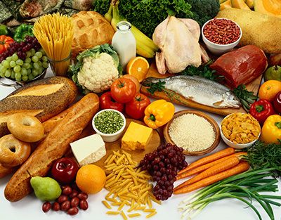 Một chế độ ăn uống lành mạnh với nhiều loại trái cây và rau quả có thể cải thiện sức khỏe tổng thể của bạn.