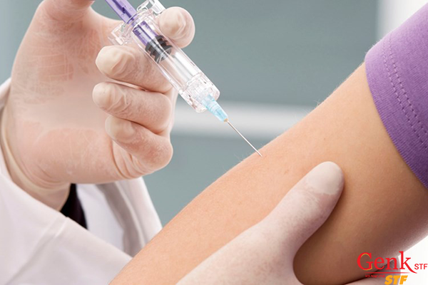 Tiêm Vaccine phòng ngừa ung thư cổ tử cung đang là lựa chọn của nhiều chị em.