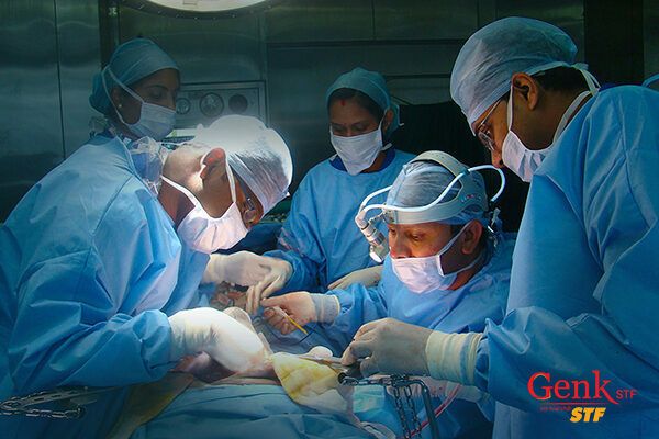 Việc phẫu thuật được chỉ định cho các bệnh nhân có chức năng gan ổn định, không tăng huyết áp.