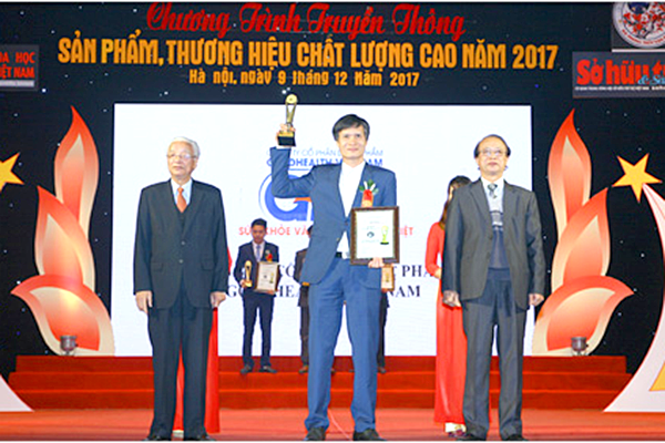  Công ty Dược phẩm GOLDHEALTH Việt Nam nhận cúp vàng sản phẩm thương hiệu chất lượng cao năm 2017