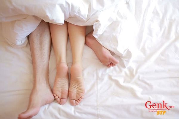 Cảm thấy đau sau khi giao hợp là 1 dấu hiệu của ung thư cổ tử cung