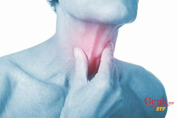 Triệu chứng phổ biến nhất của ung thư thực quản là vấn đề nuốt