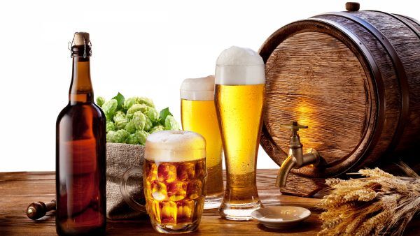 Người bệnh máu nhiễm mỡ cần hạn chế uống rượu bia, các đồ uống có cồn để phòng tránh biến chứng nguy hiểm