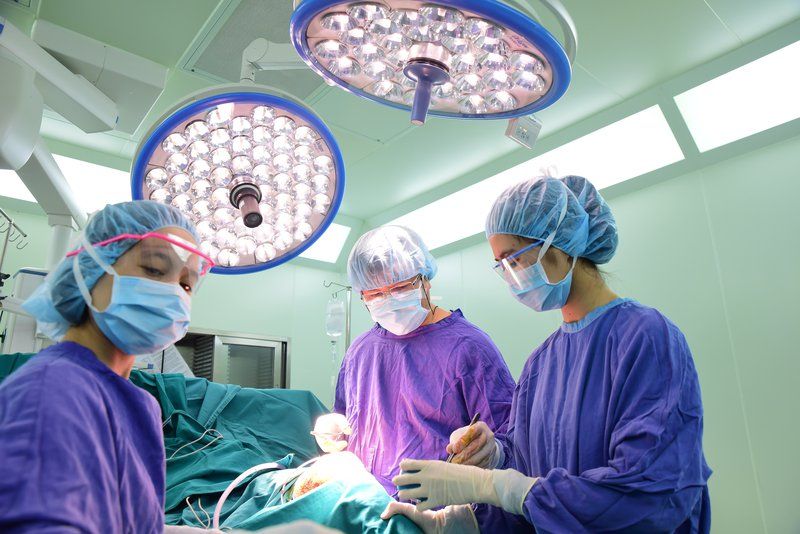 Phẫu thuật là một trong những phương pháp điều trị ung thư khoang miệng