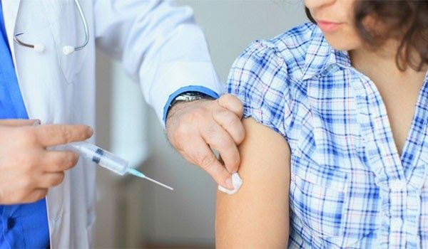 Tiêm vắc-xin là dạng đề kháng thu được