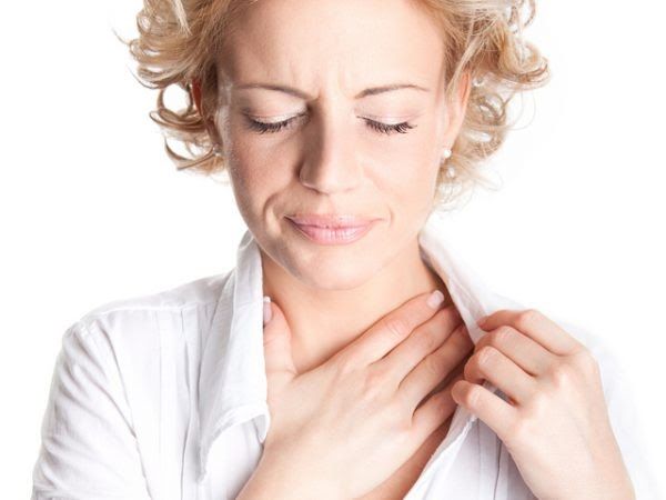 Khó nuốt xuất hiện khi khối u chèn ép cơ đóng mở miệng và xương hàm