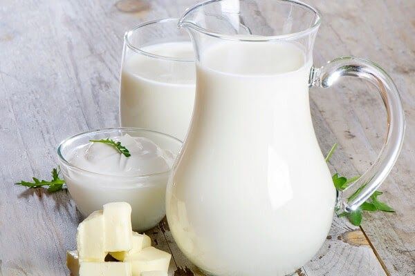 Sữa kích thích dạ dày để tăng sản xuất axit, gây kích ứng vết loét, khiến các triệu chứng trở nên tồi tệ hơn
