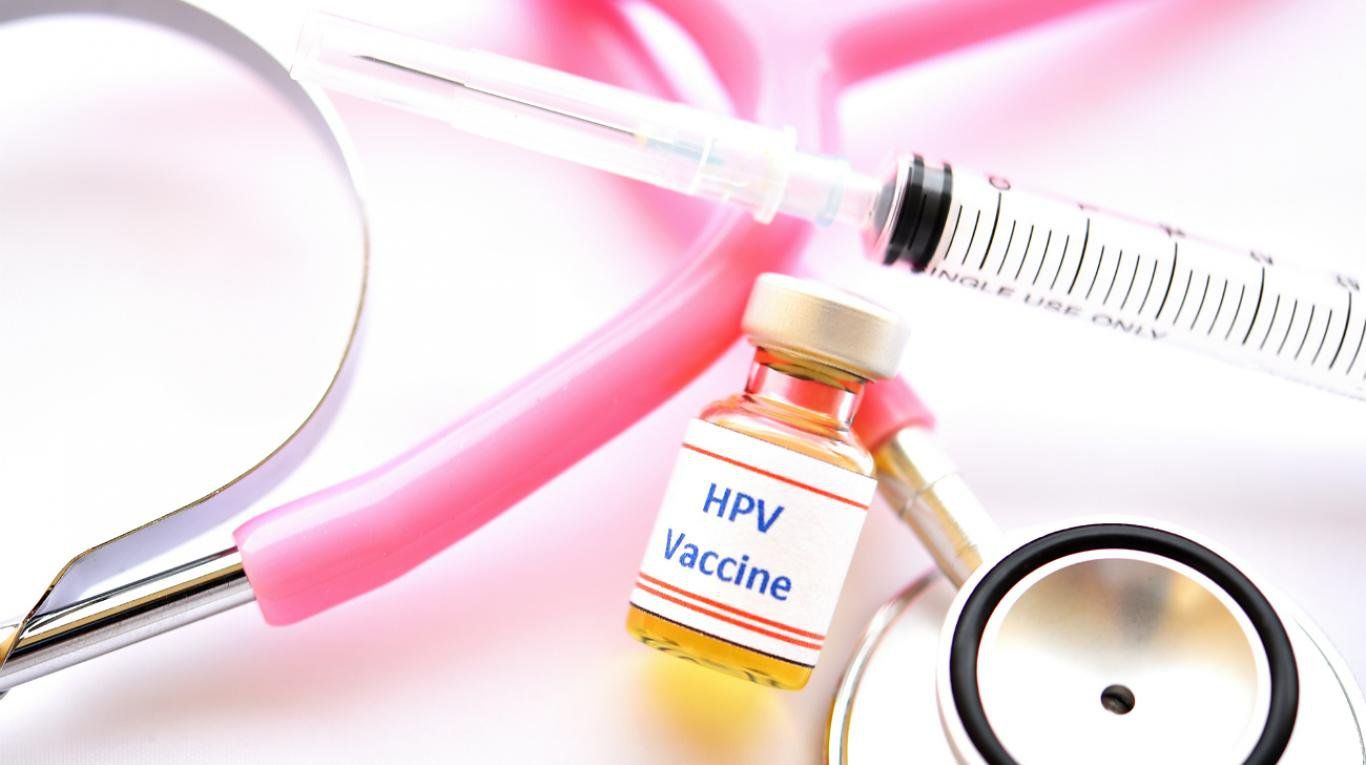 Tiêm phòng HPV giúp phòng ngừa ung thư cổ tử cung