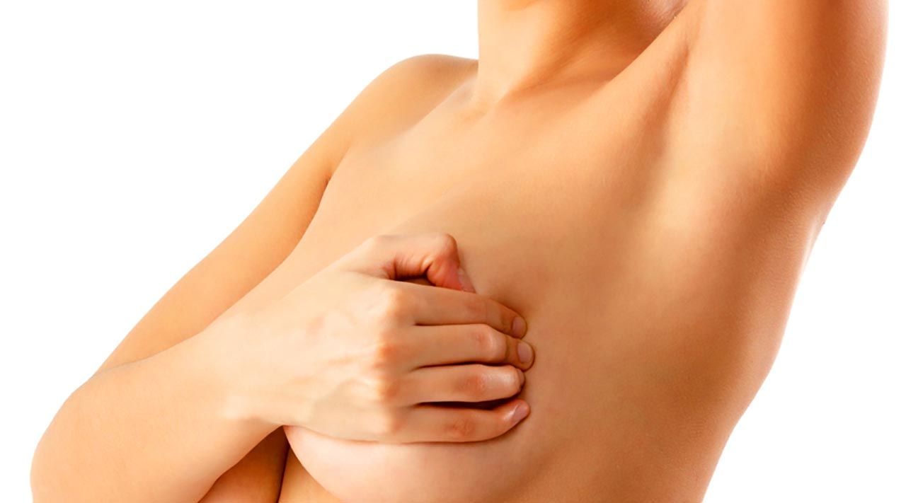 Đau tức tuyến vú là một trong những triệu chứng ung thư vú