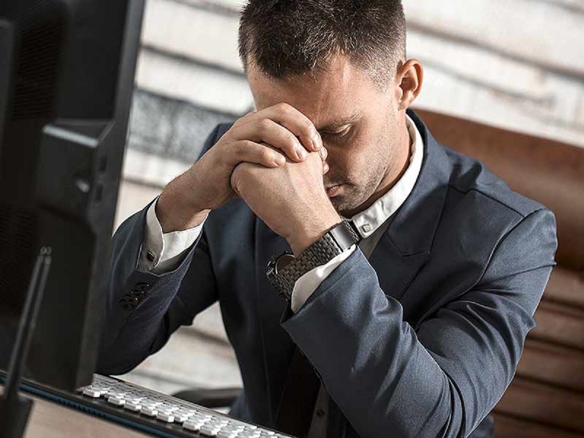 Stress trong công việc liên tục là một trong những yếu tố nguy cơ gây bệnh ung thư máu