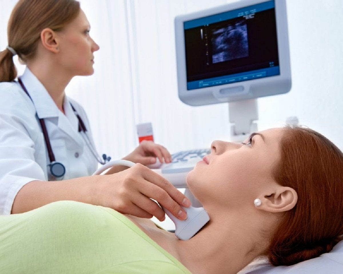 Siêu âm là một trong những biện pháp giúp chẩn đoán ung thư tuyến giáp