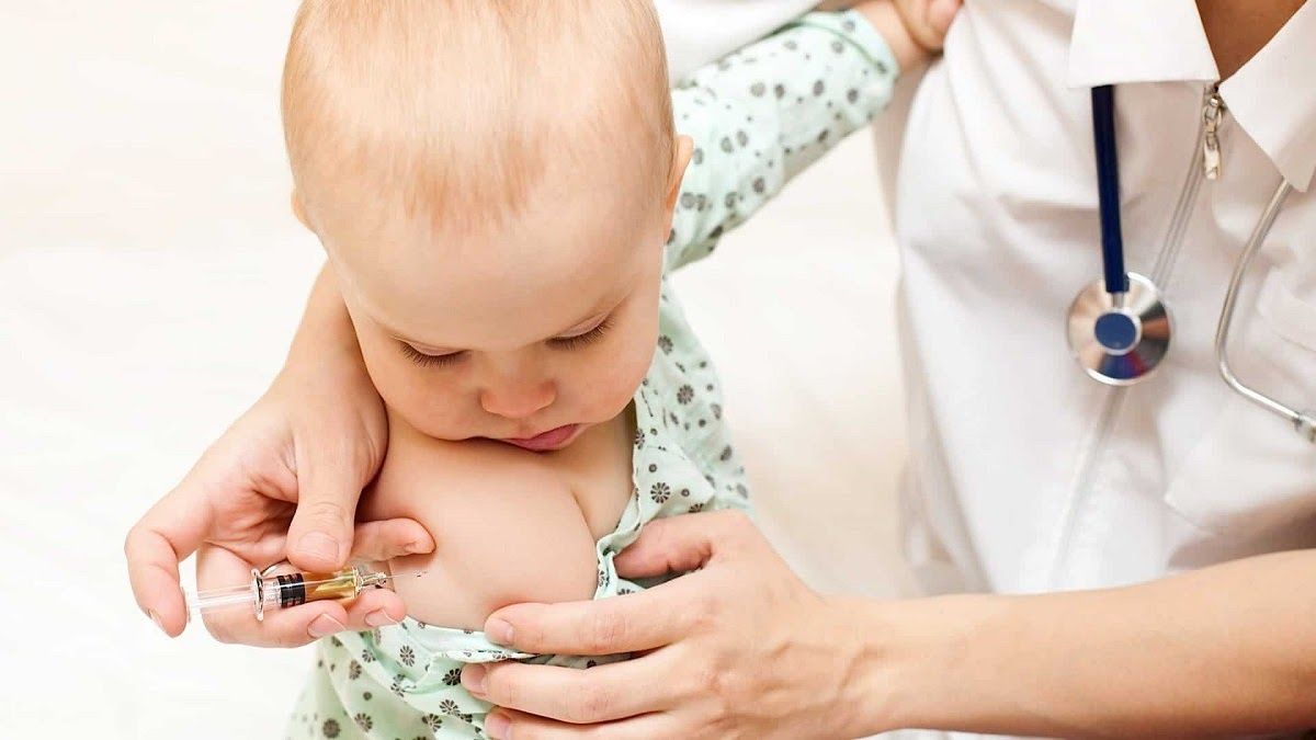Tiêm phòng giúp tăng sức đề kháng cho trẻ