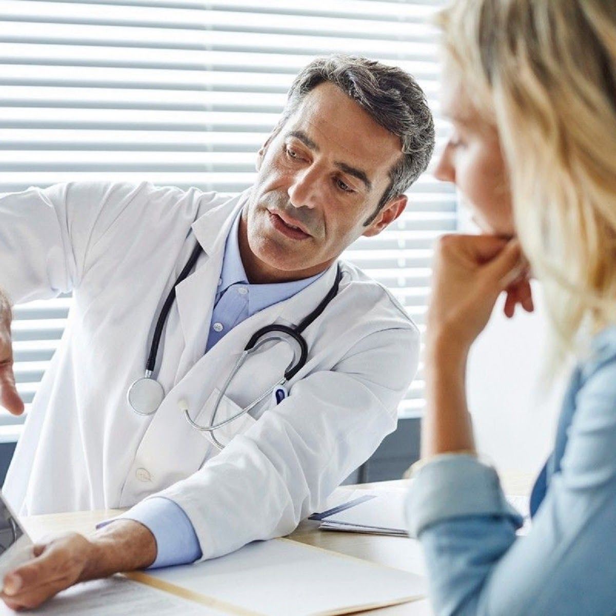 Tuổi tác là một trong những nguyên nhân gây ung thư vú