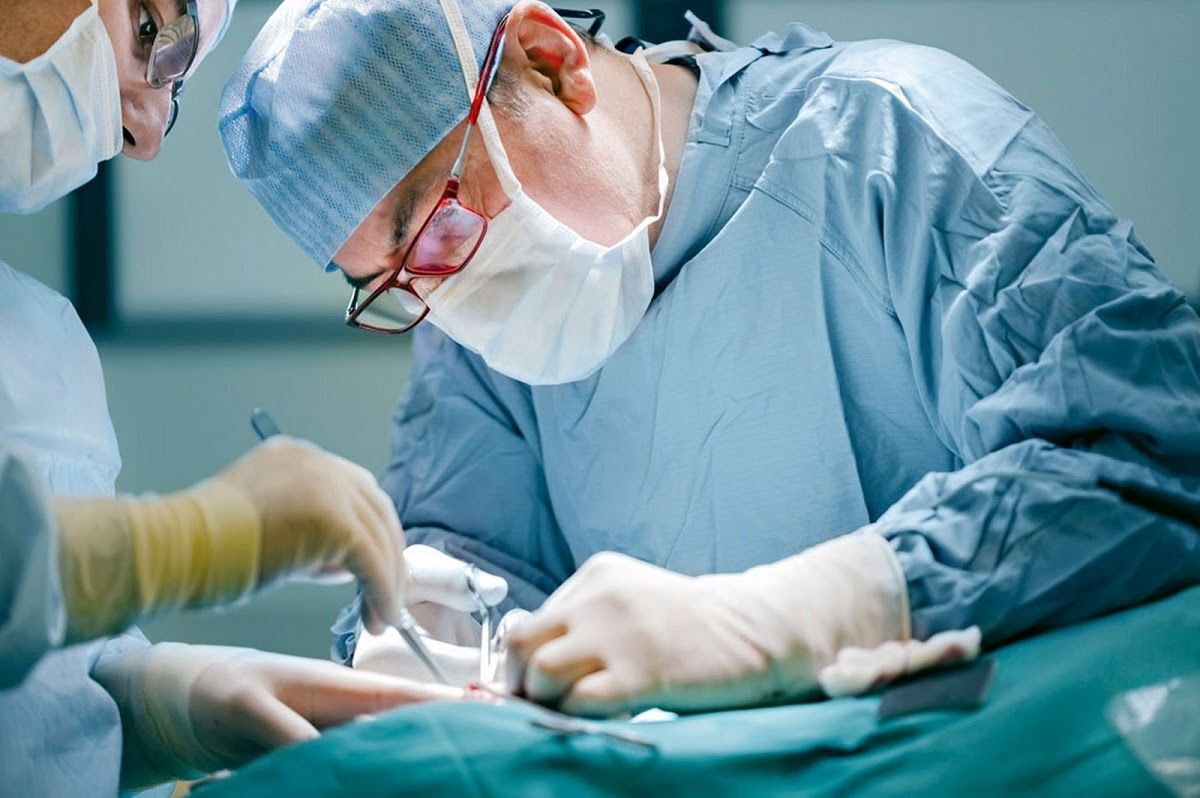 Phẫu thuật là phương pháp chính điều trị ung thư túi mật giai đoạn đầu