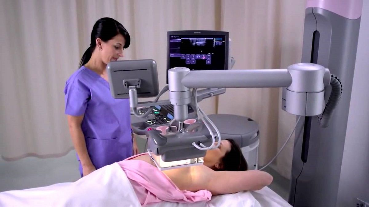 Siêu âm là một trong những bước chẩn đoán ung thư vú