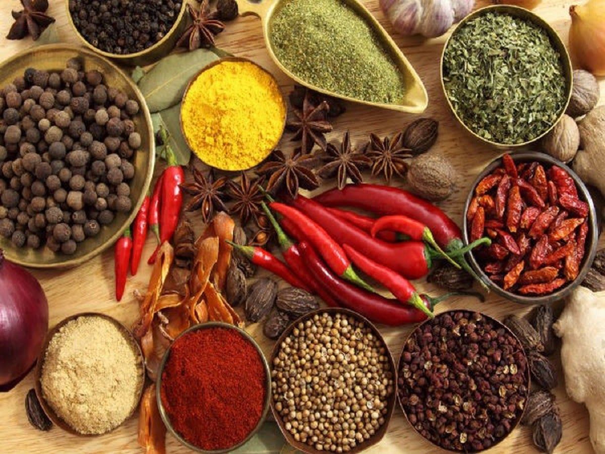 Người bị viêm loét dạ dày nên tránh đồ ăn cay nóng