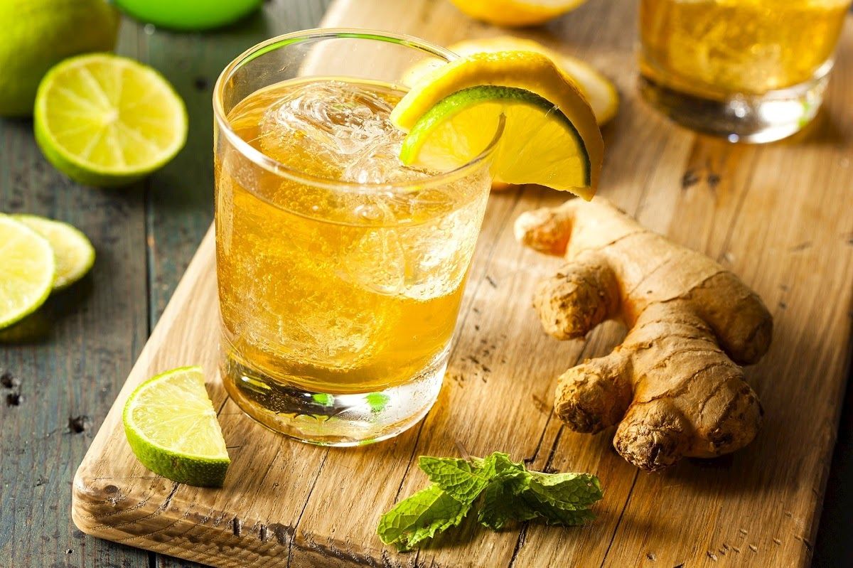 Uống nước gừng là một trong những cách giảm tác dụng phụ hóa trị ung thư - nôn, buồn nôn