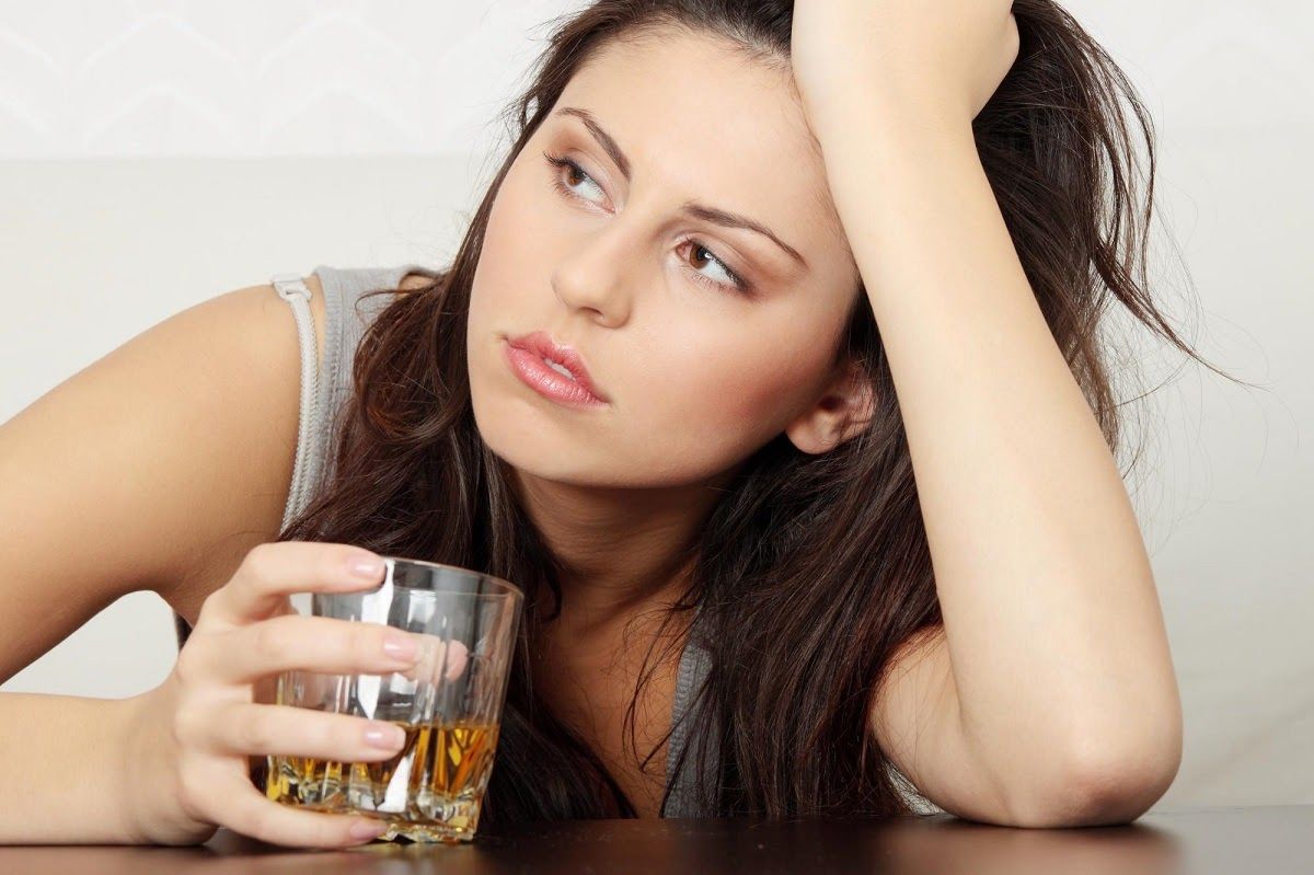 Người uống rượu có nguy cơ mắc bệnh cao hơn 50% so với những phụ nữ không uống