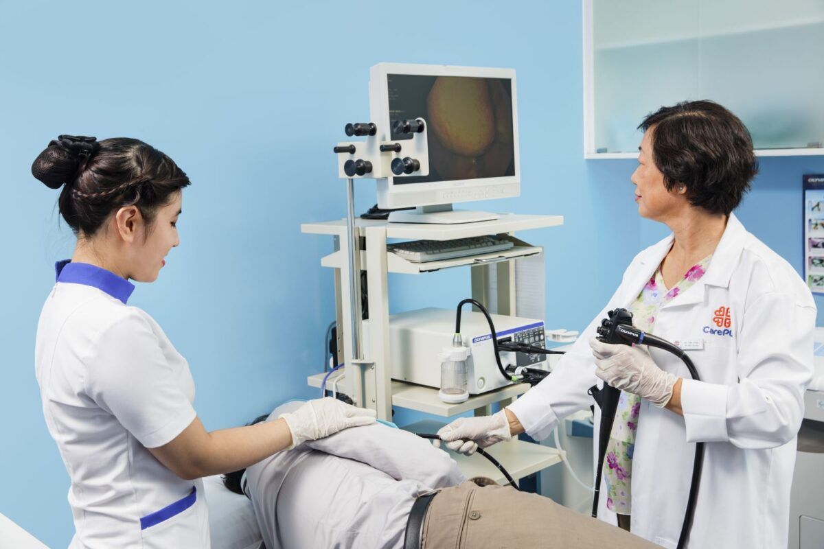 Chẩn đoán bệnh ung thư dạ dày bằng cách thăm khám