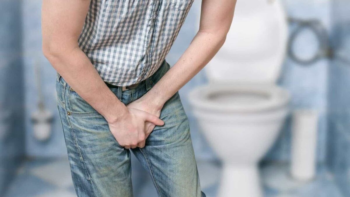 Khối u ở tuyến tiền liệt chèn ép lên niệu đạo sẽ khiến mỗi lần đi tiểu, bệnh nhân sẽ có cảm giác đau