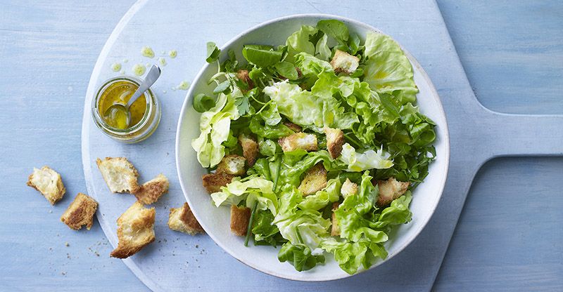Món salad nên được cân bằng chất xơ và protein phù hợp