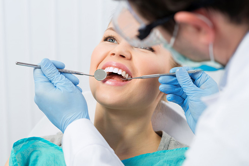 Khám nha khoa định kỳ là biện pháp bảo vệ sức khỏe răng miệng