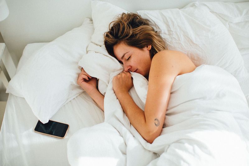 Nghỉ ngơi, ngủ đủ giấc để nâng cao sức khỏe, tăng cường chức năng miễn dịch