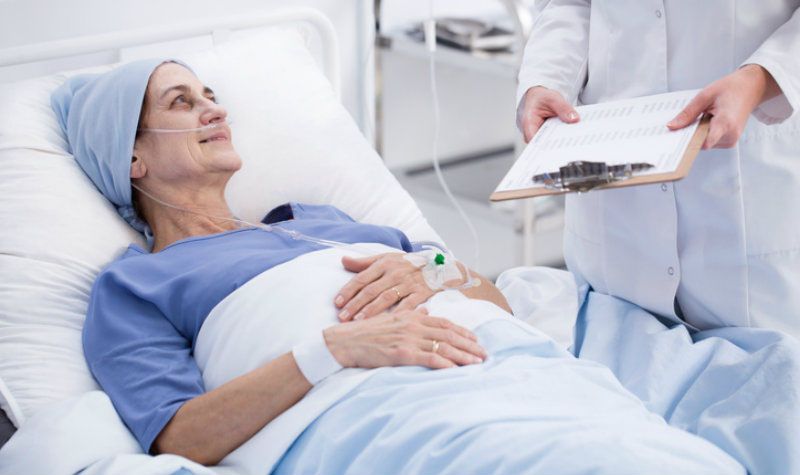 Giữ tinh thần lạc quan cũng là cách để bệnh nhân chống chọi với ung thư