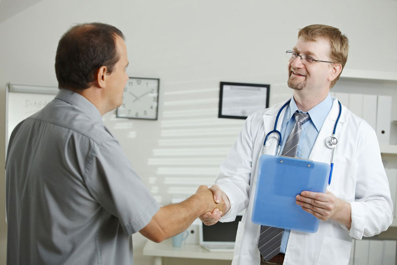 Bạn nên thực hiện tầm soát ung thư phổi tại các cơ sở y tế uy tín