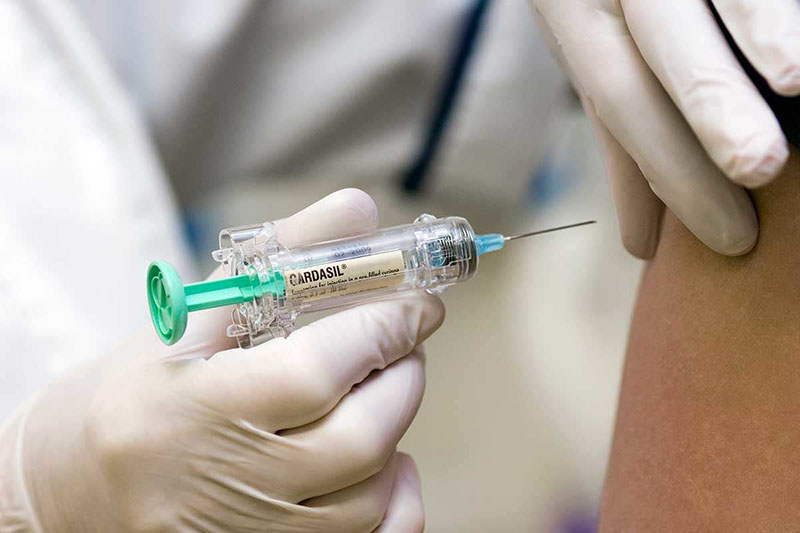 Gardasil là loại vắc xin được sử dụng nhiều hơn bởi có thể phòng ngừa một số bệnh khác ngoài ung thư cổ tử cung