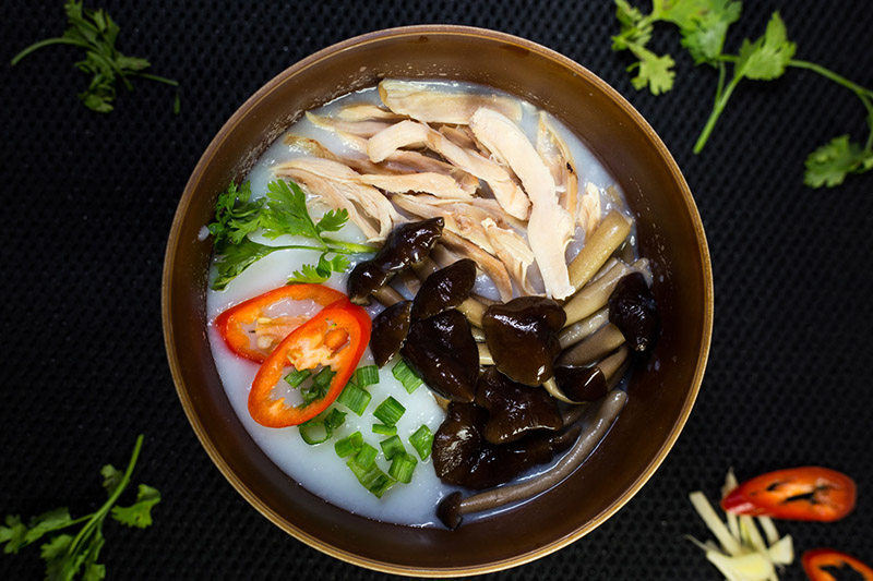 cháo gà nấm mối đen