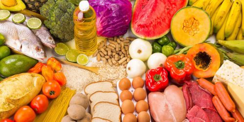 Bệnh nhân ung thư dạ dày không nên kiêng khem tiêu cực mà cần phải ăn uống đủ chất, đa dạng các loại thực phẩm trong chế độ ăn uống hàng ngày
