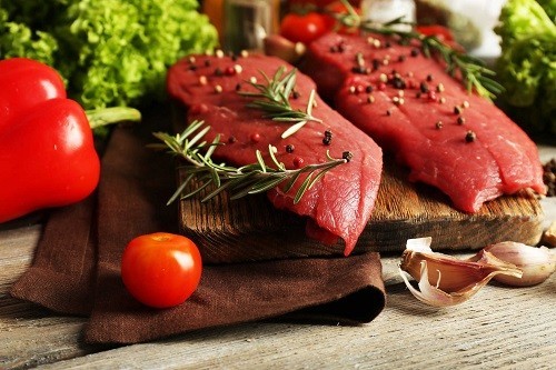 Chế độ ăn nhiều thịt đỏ cũng làm gia tăng nguy cơ ung thư tuyến tiền liệt